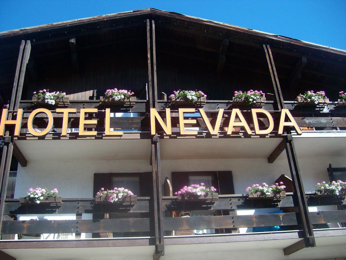 Hotel Nevada Campitello di Fassa Exterior foto